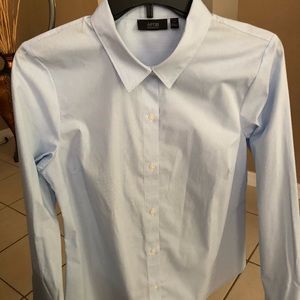 Women’s APT 9 petite wrinkle resistance blouse.
